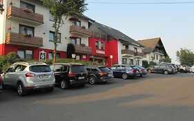 Hotel Zur Burg Nuerburg-Ring